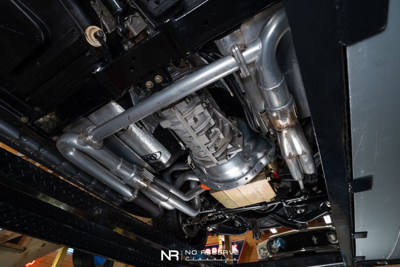 شيفروليه كورفت ZZ502 6 Speed Widebody Restomod