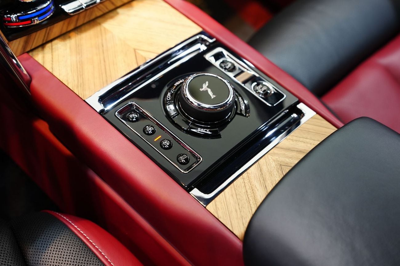 Rolls Royce Cullinan STANDARD Rear Entertainment Screens, Bespoke Audio, Starlight, Dealer Warranty!!