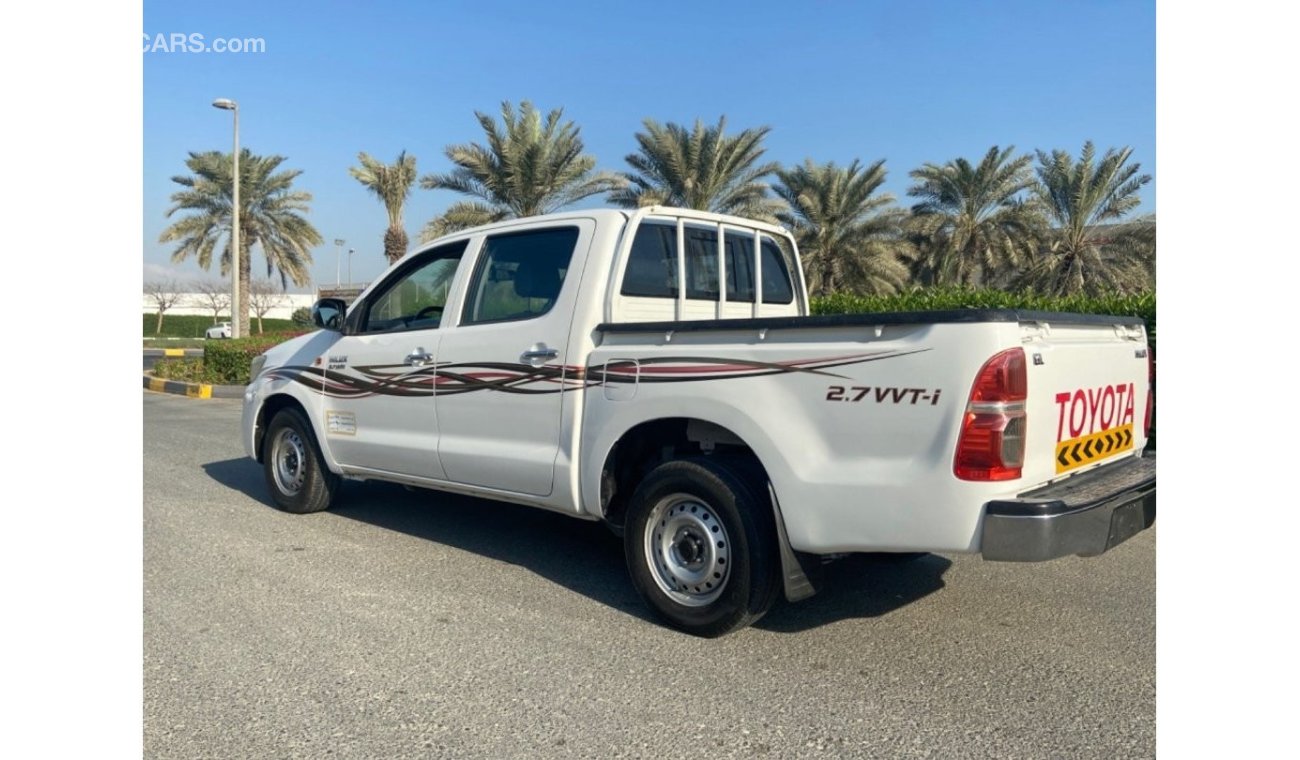 Toyota Hilux Toyota hilux Model 2015  GCC Very celen car    Km145,000 price 52,000 m00971527887500