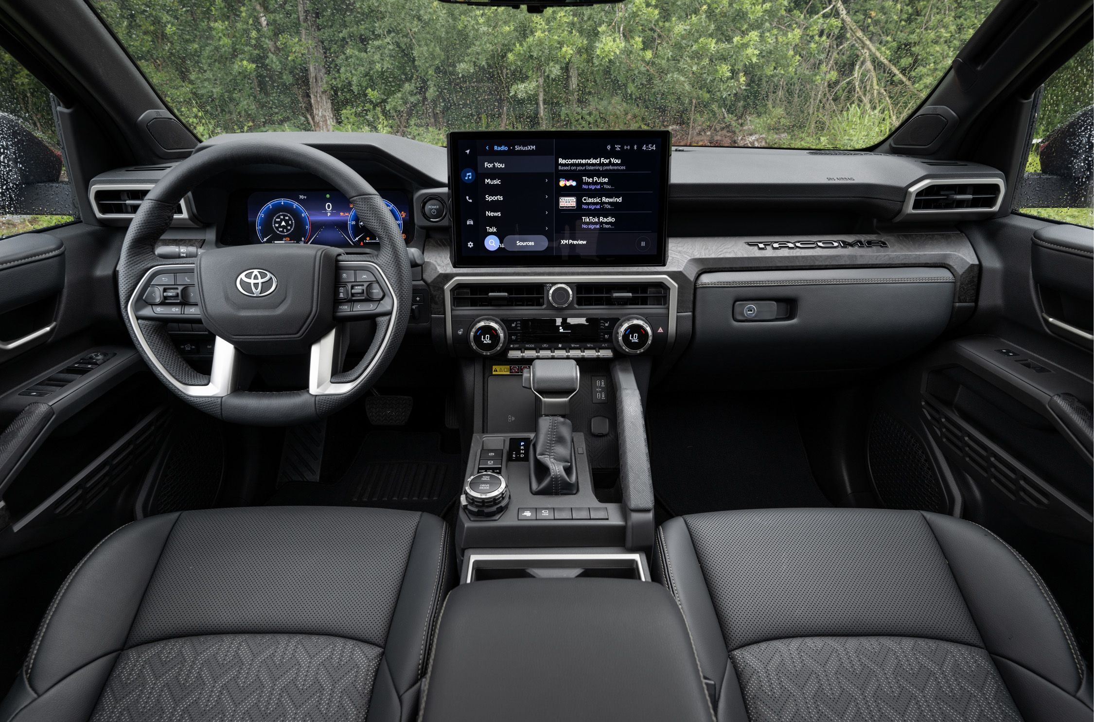 Toyota Tacoma interior - Cockpit