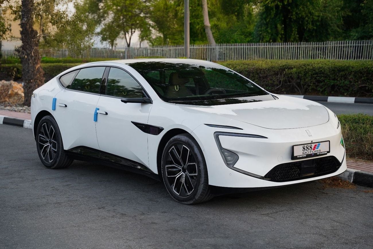 أفاتر 12 LUXURY 2025 AVATR 12 Ultra Extended Range Sedan White 0Km