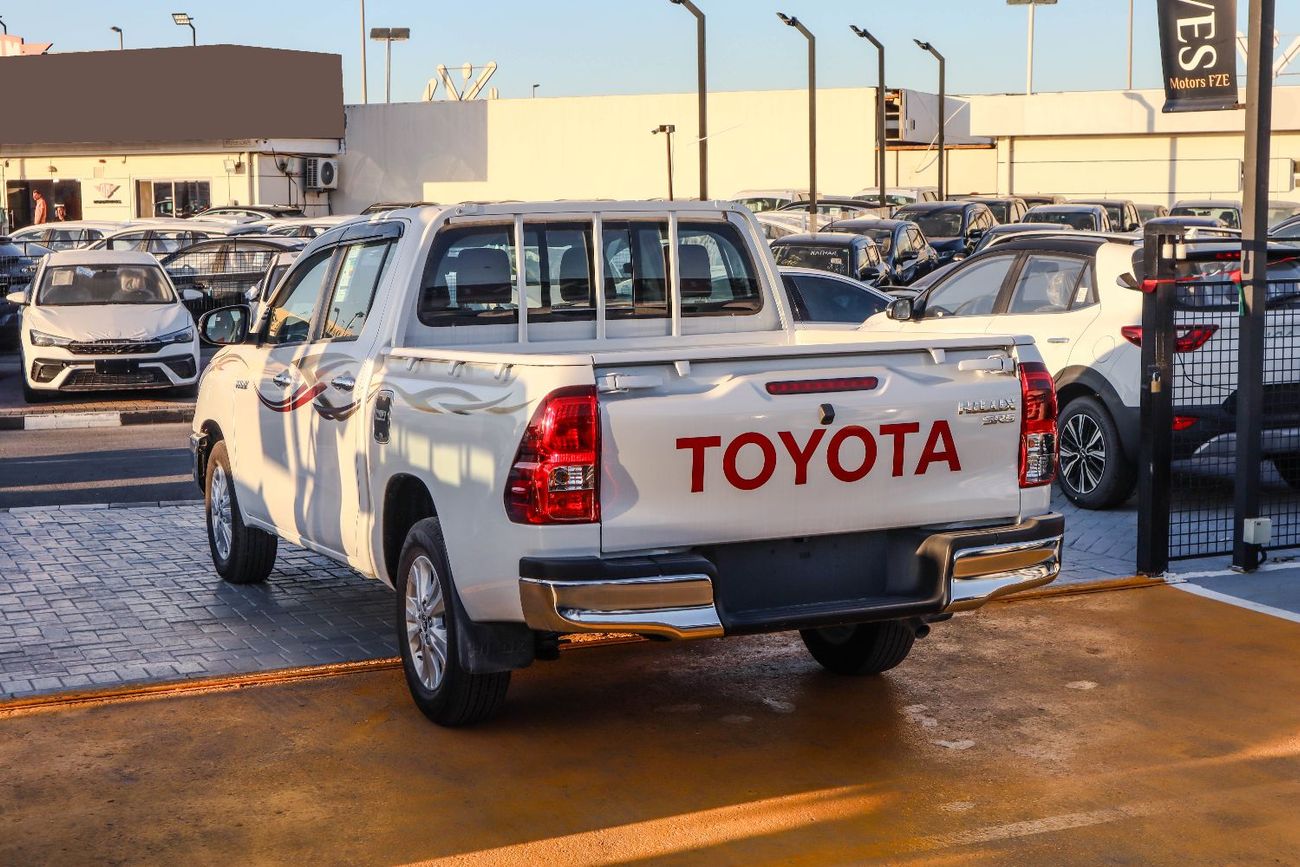 تويوتا هيلوكس GLX 2.7L Double Cab Utility RWD A/T
