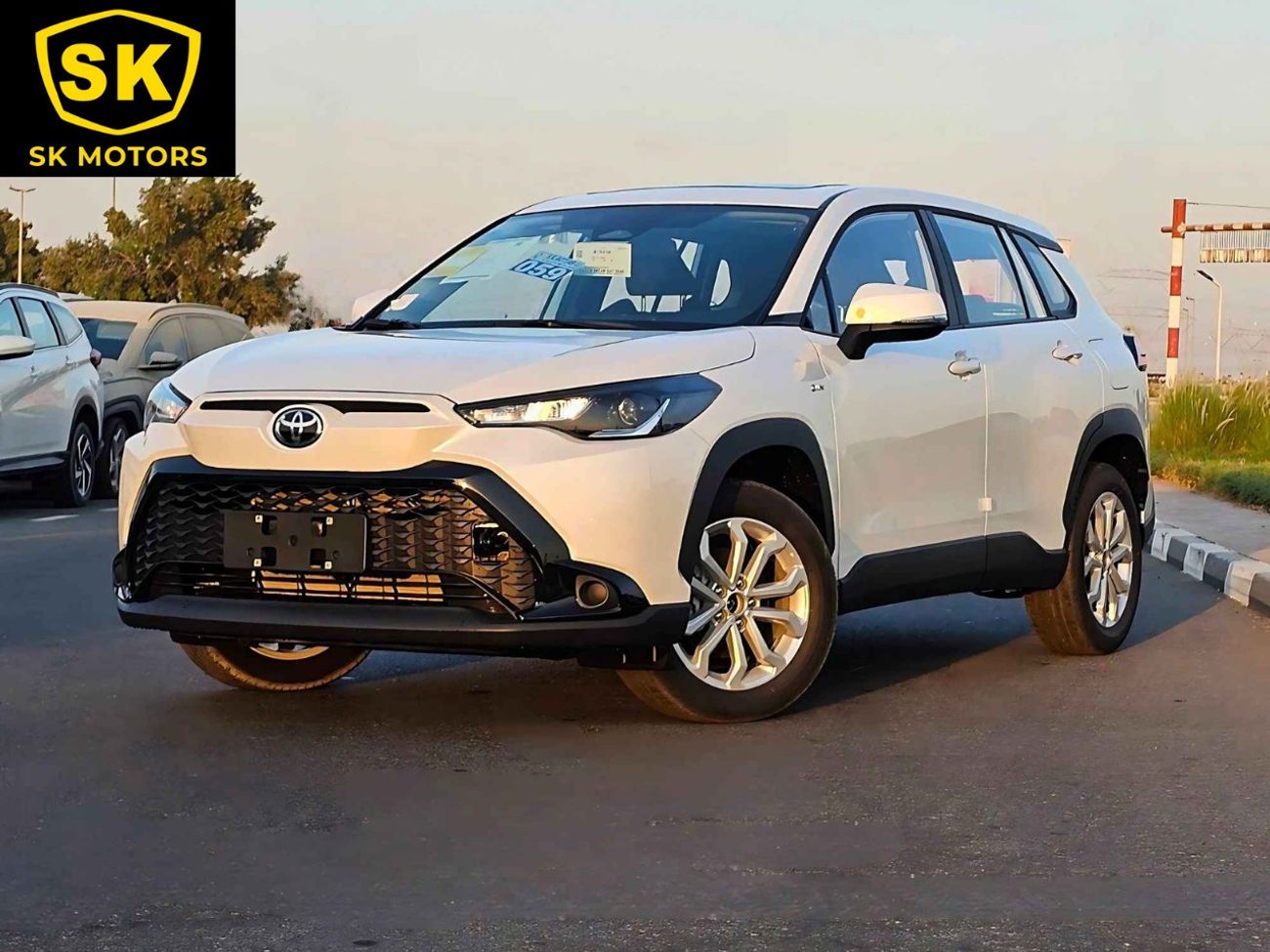 Toyota Frontlander LEAD VERSION / 2.0L V4 HYBRID / DVD / SUNROOF (CODE # 68080)