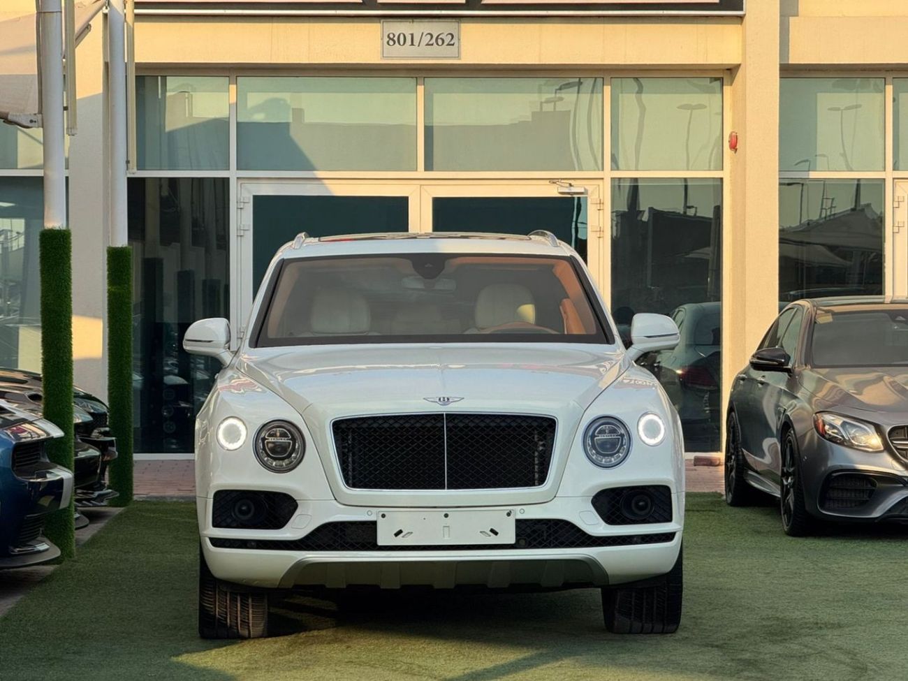 Bentley Bentayga BENTLEY BENTAYGA V8 GCC FULL OPTION ORIGINAL PAINT PERFECT CONDITION