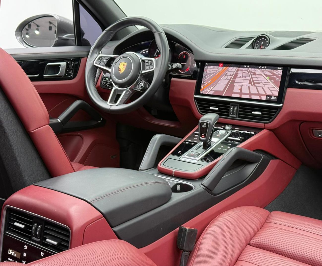 Porsche Cayenne Base 2019 Porsche Cayenne ,AL Nabooda Warranty ,Full Service History ,Excellent Condition ,Gcc