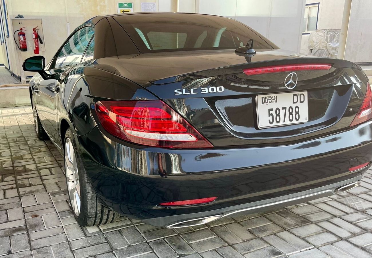 مرسيدس بنز SLC 300 Std 2.0L