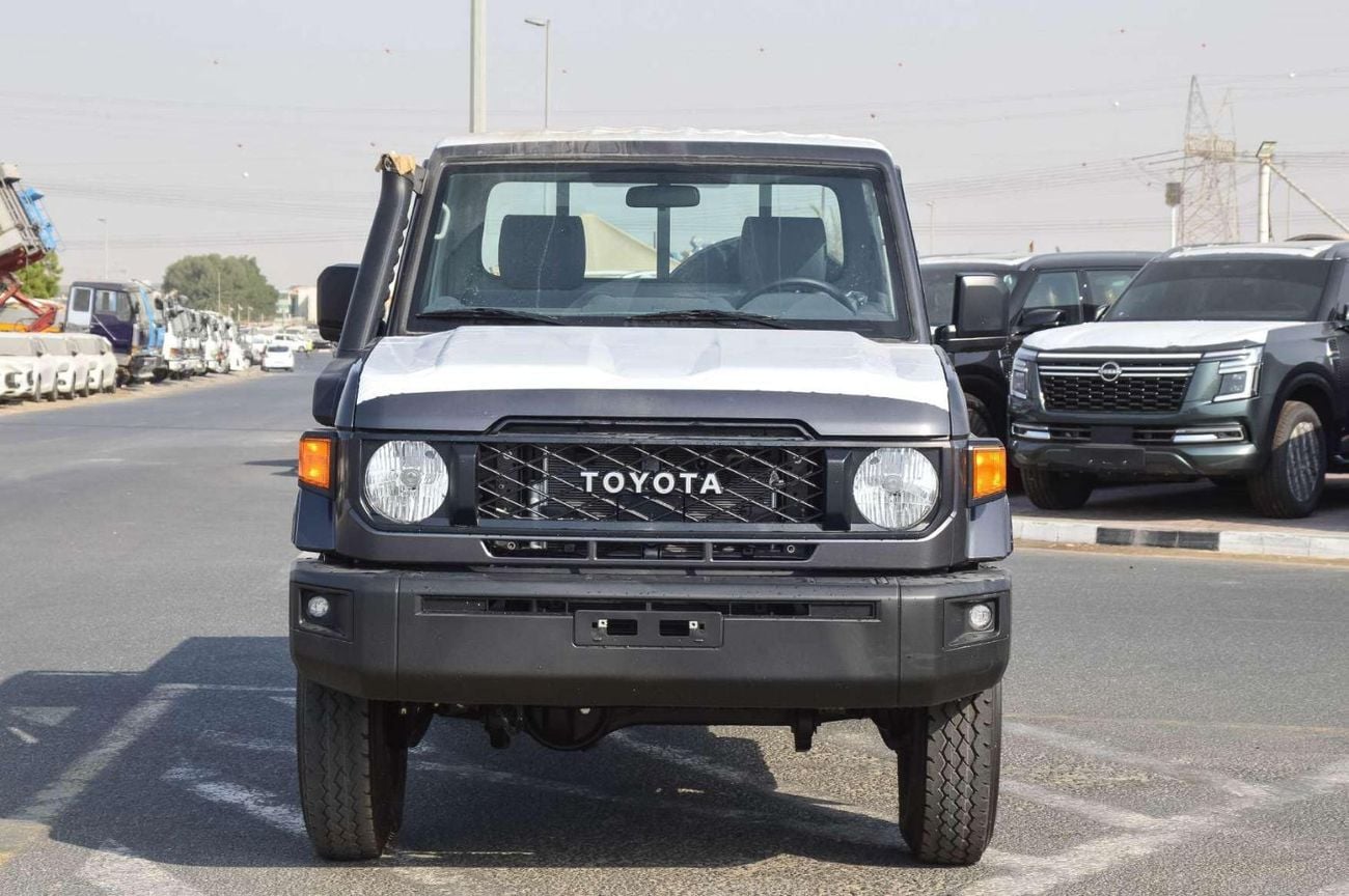 Toyota Land Cruiser Pickup 70 4.0L 4WD PETROL 2026