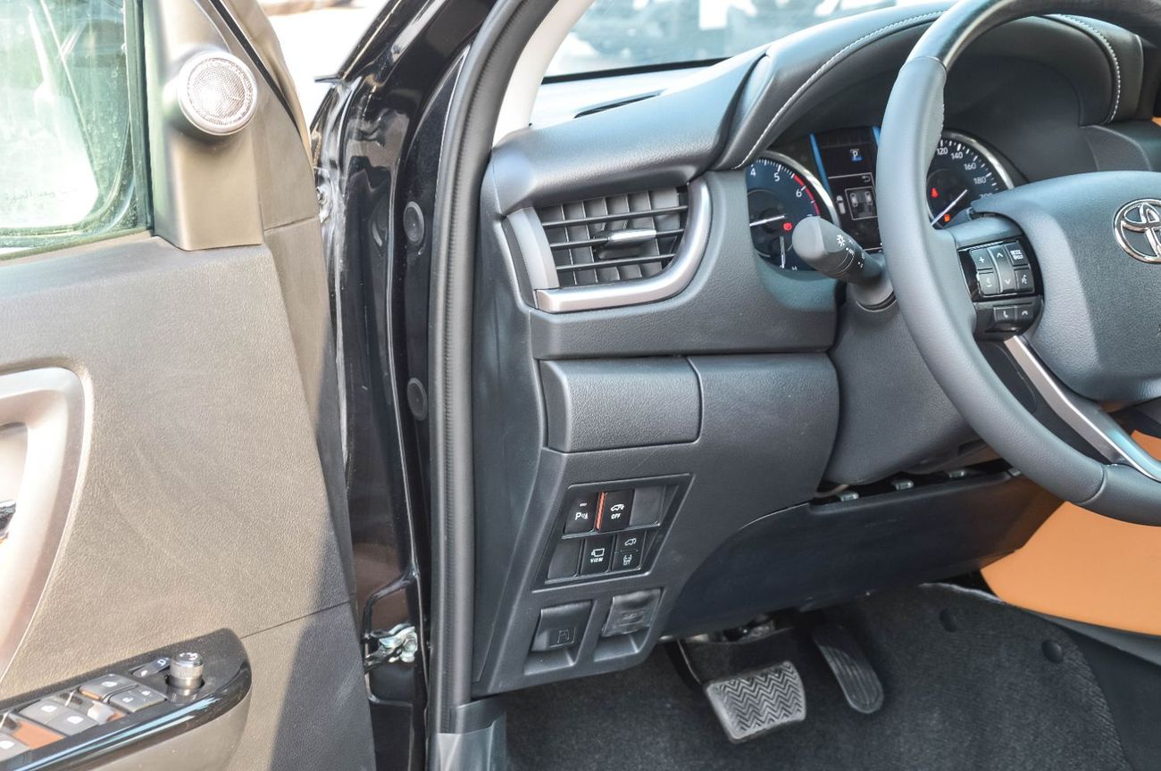 Toyota Fortuner TOYOTA FORTUNER 4.0L V6 4WD PETROL SUV 2025