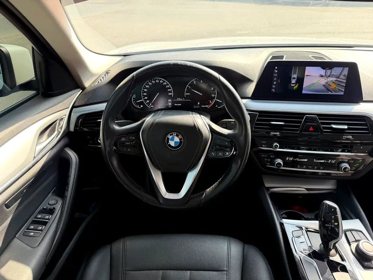 بي أم دبليو 520i MORYA JESWANI CARS FOR USED AUTOMOBILE TRADING CO.L.L.C