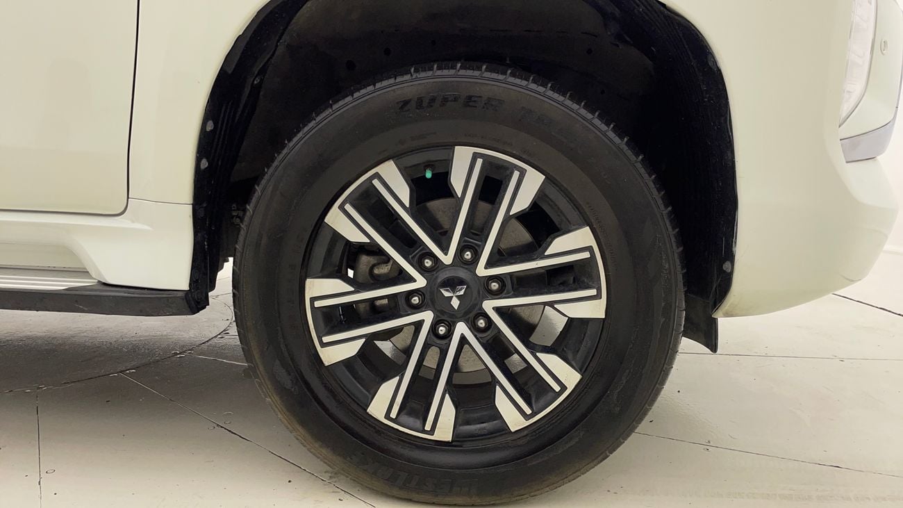 ميتسوبيشي مونتيرو سبورت GLS PREMIUM 3 | بدون دفعة مقدمة | اختبار القيادة في المنزل