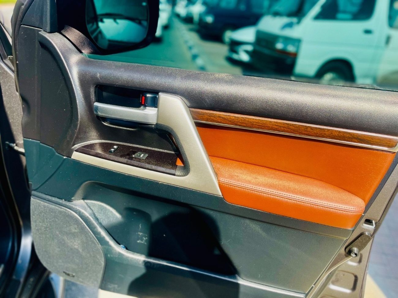 تويوتا لاند كروزر Toyota landcuriser VXR 5.7 V8 2019 Years full option Top the Range accident free