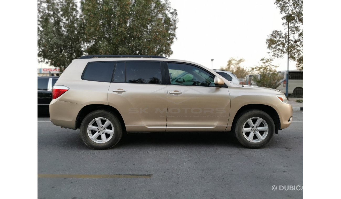 Toyota Highlander 3.5L, 17" Rims, Xenon Headlights, Headlight Lightening Switch, Driver Power Seat, USB (LOT # 599)