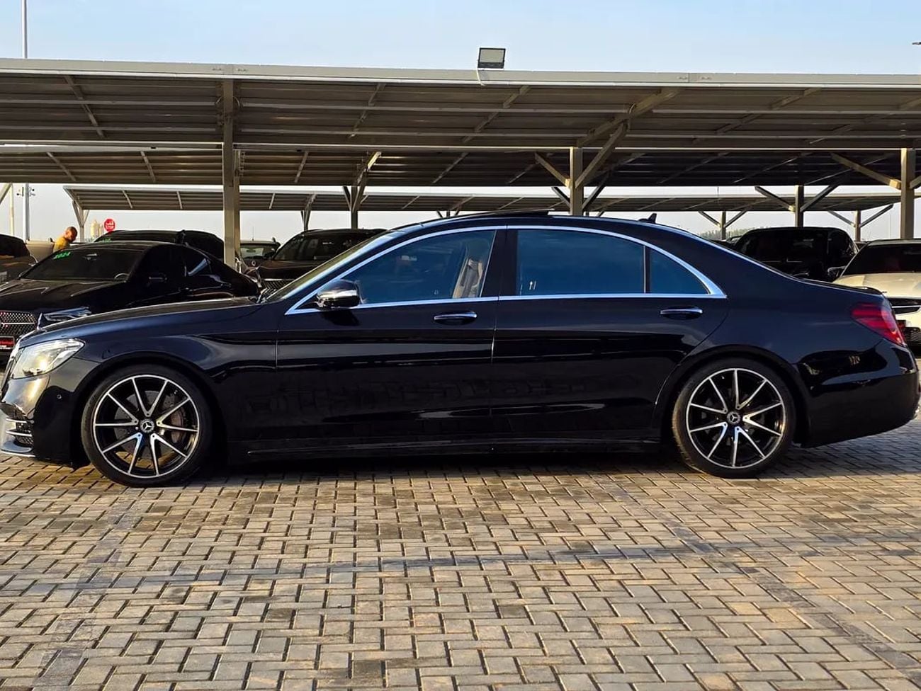 مرسيدس بنز S 560 S 560 - American Specs
