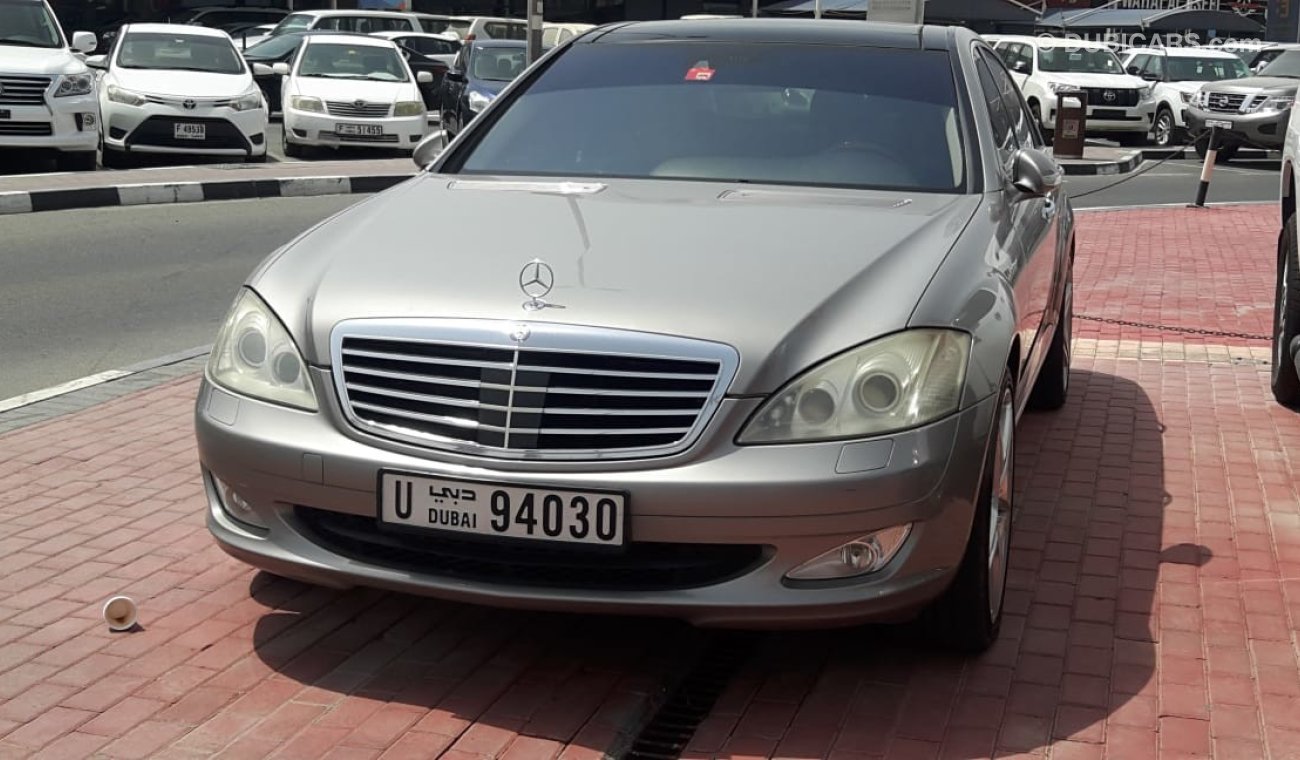 Mercedes-Benz S 350 with S500 badge