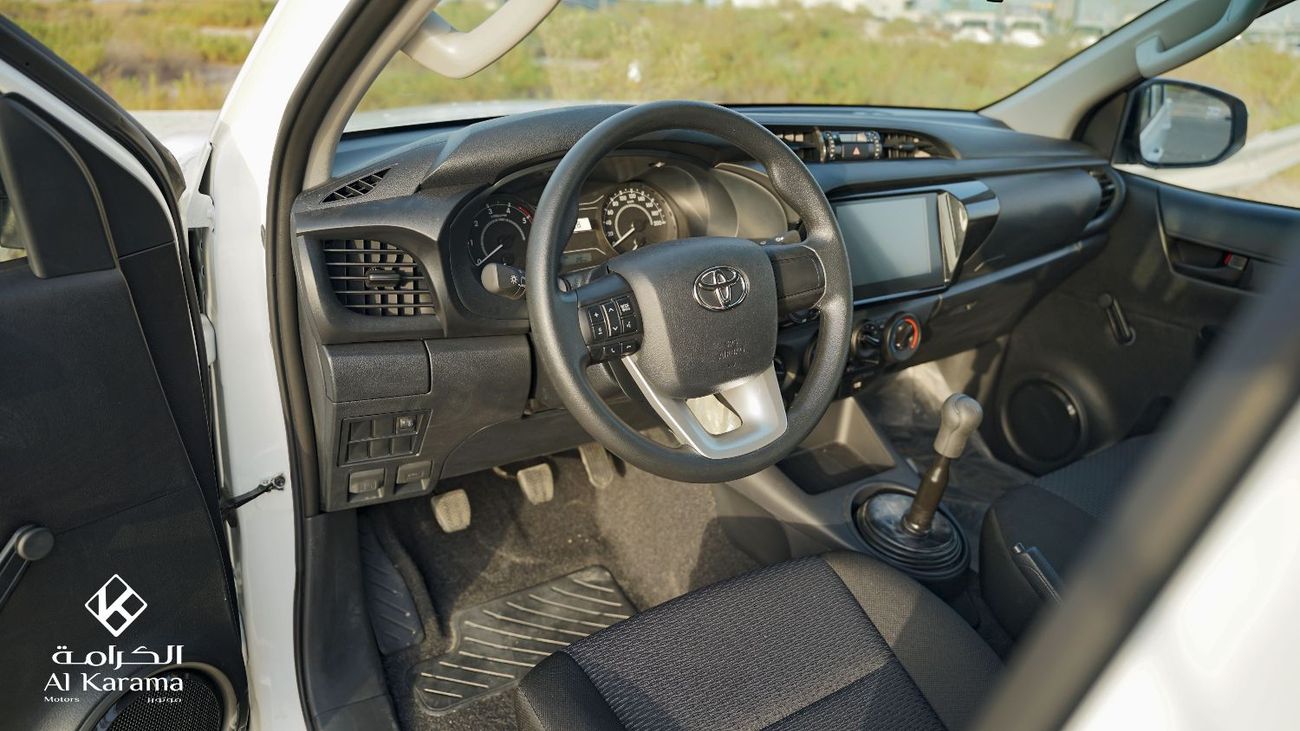تويوتا هيلوكس 4x4 Drive with ABS and Traction Control | Touch Screen media Player