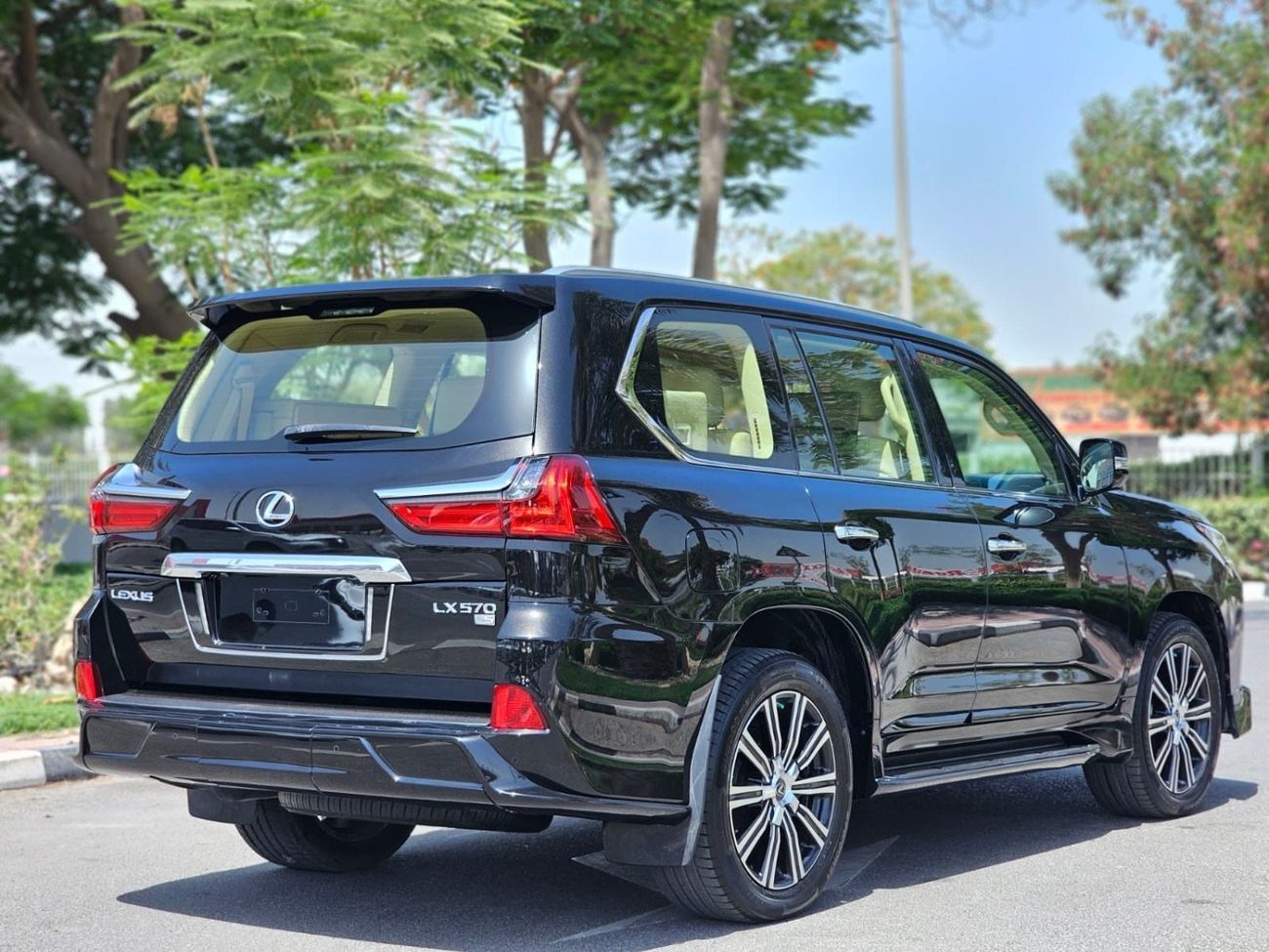 Lexus LX 570 Sport Platinum 5.7L