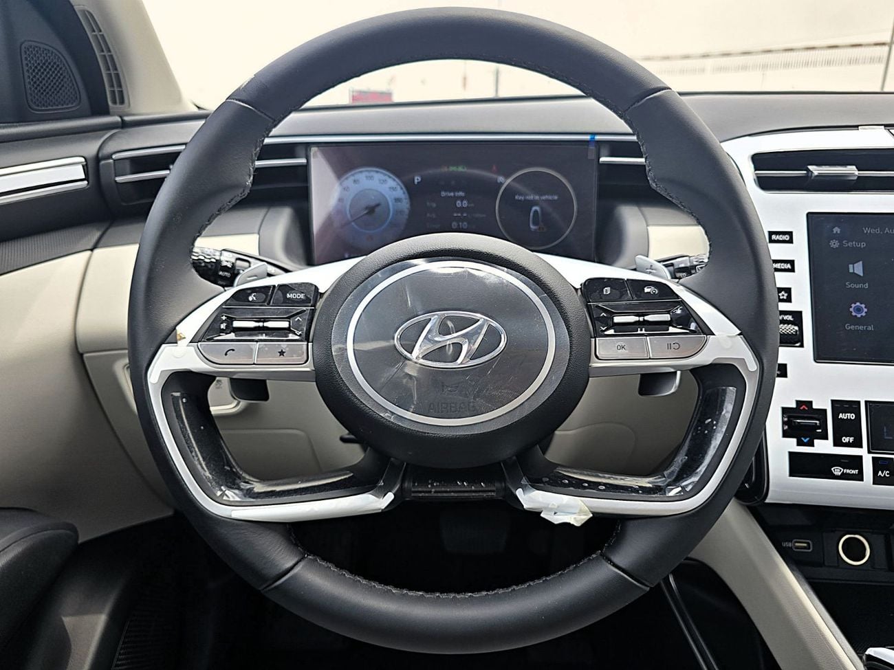 Hyundai Tucson COMFORT PLUS Hyundai Tucson  1.6T A/T FWD SUV White Color 2024 Model