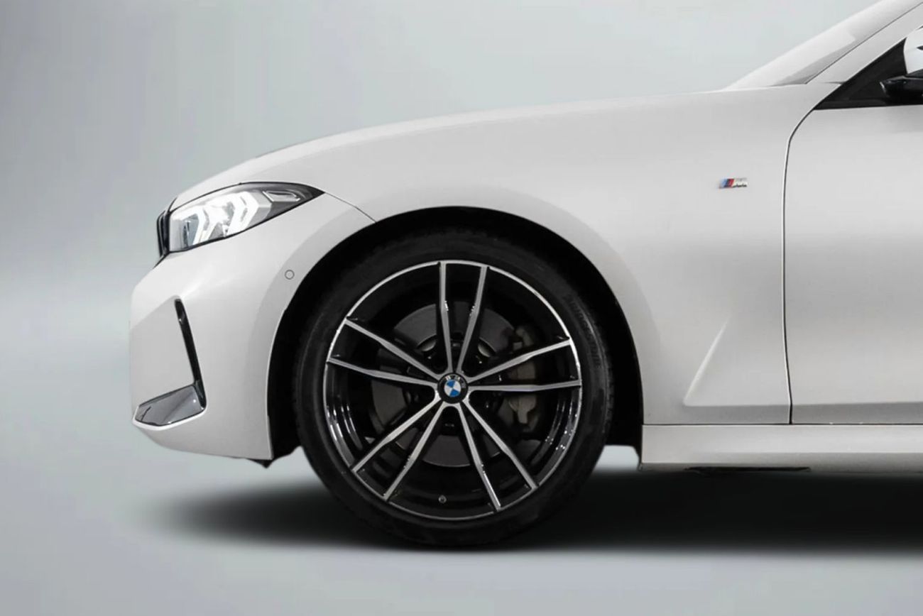 بي أم دبليو 330i