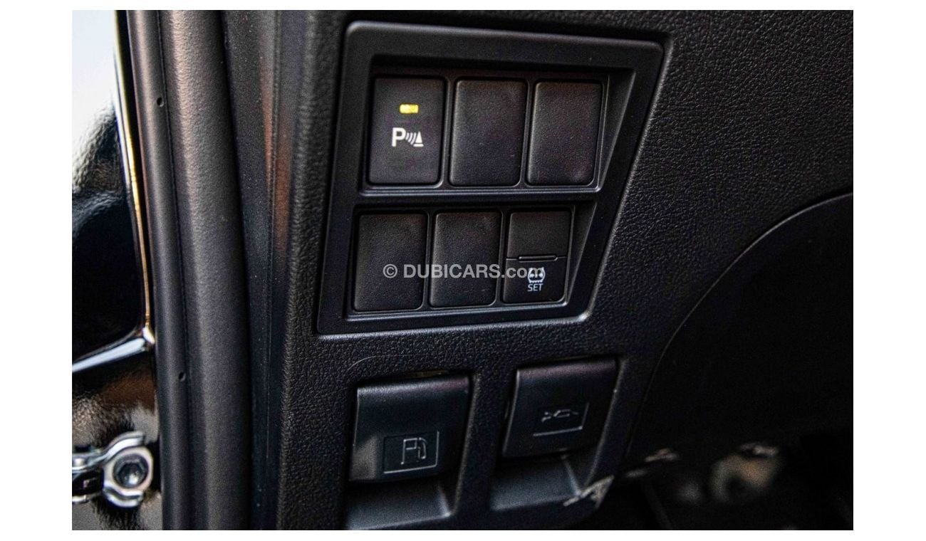 تويوتا هيلوكس 2023 Toyota Hilux 4x4 DC 2.8 D MT SR5 - Export Only