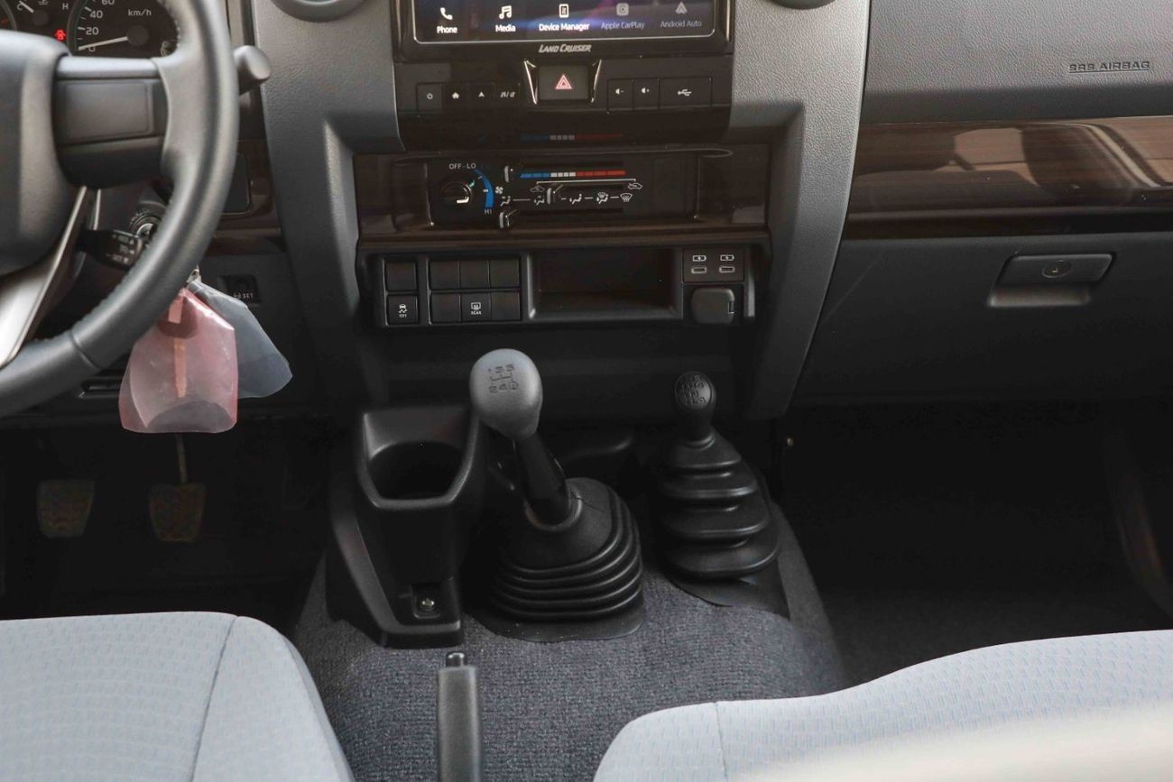 تويوتا لاند كروزر 70 2025 TOYOTA LC76 HARDTOP LX  B 4.0 - WHITE inside BLUISH GREY | Export Only