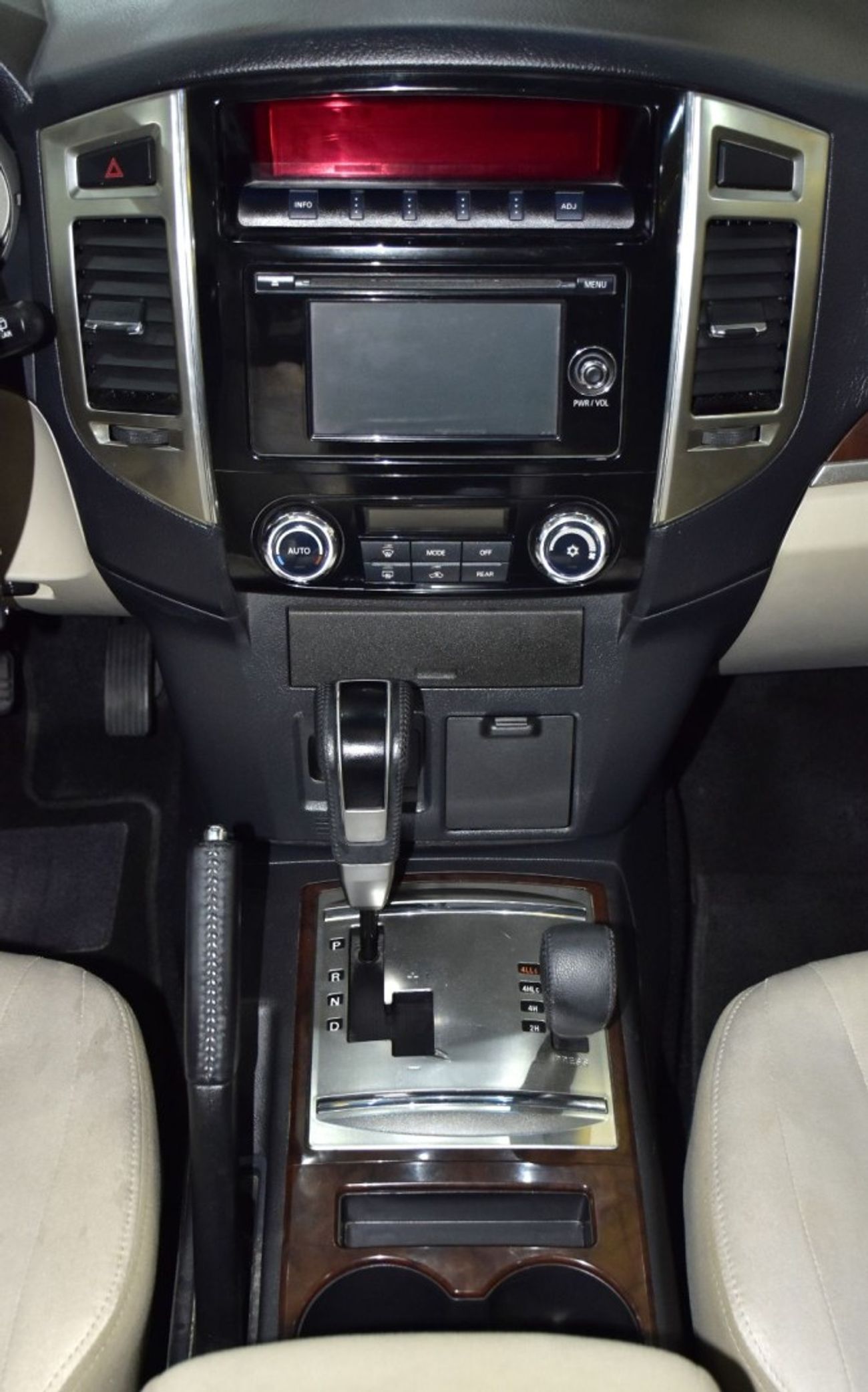 ميتسوبيشي باجيرو EXCELLENT DEAL for our Mitsubishi Pajero GLS ( 2022 Model ) in Red Color GCC Specs