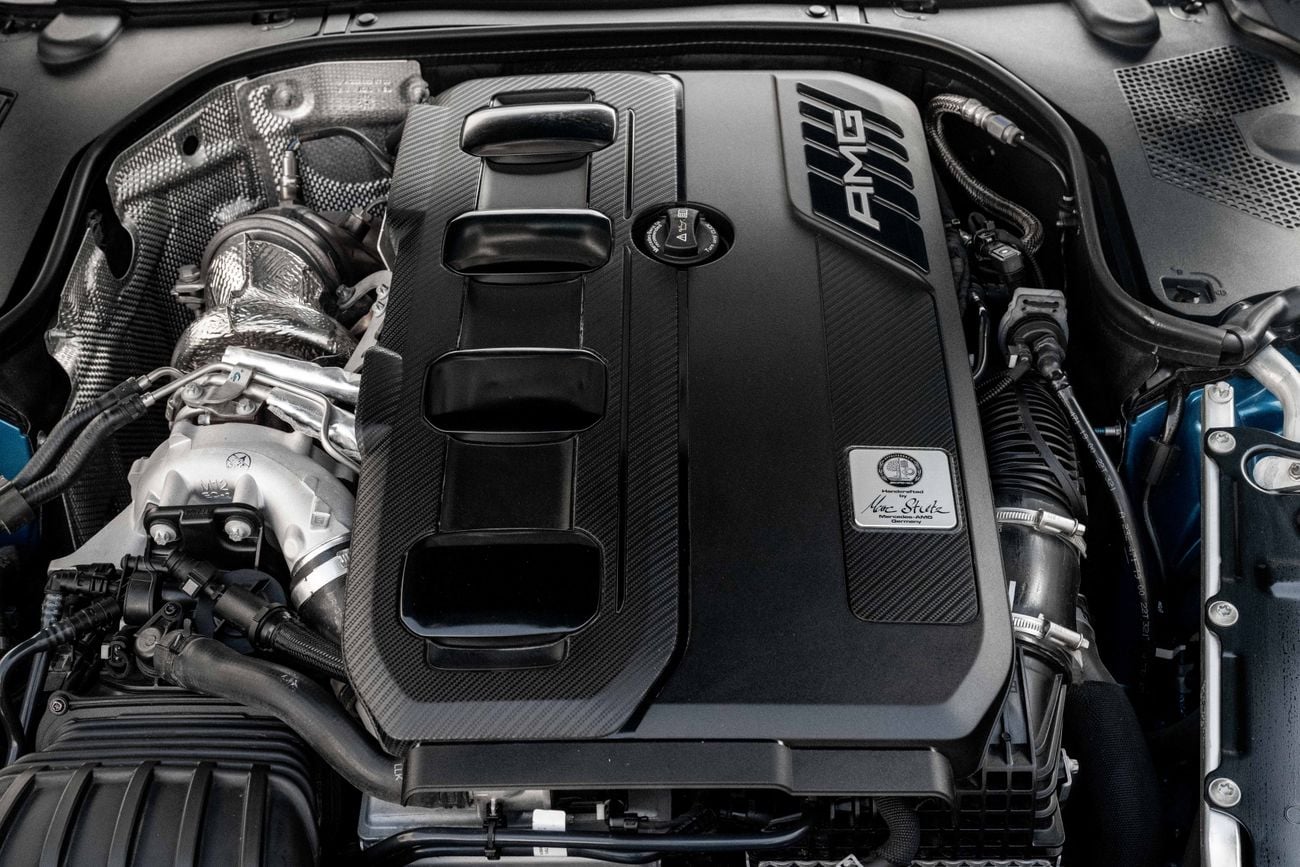 Mercedes Benz SL43 AMG SL 43 | 5,875 P.M | 0% Downpayment | Pristine Condition