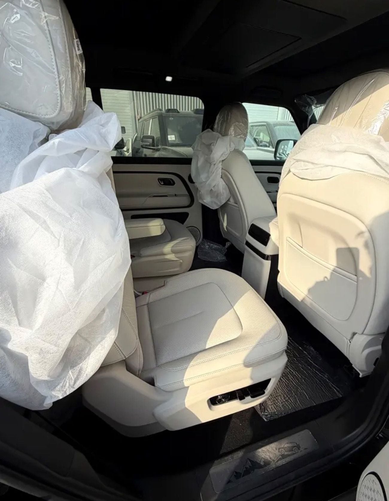 ROX Adamas Admas 7seater black-whited