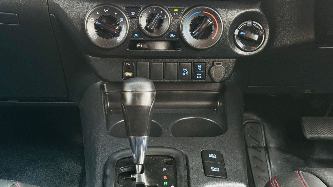 تويوتا هيلوكس -