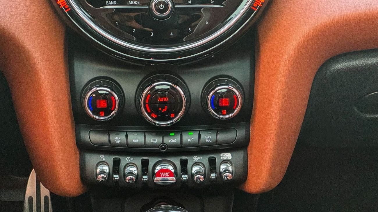 ميني كوبر إس JCW Kit 2022 Full Service History GCC Low Mileage 2.0L Turbo 4 Cylinders