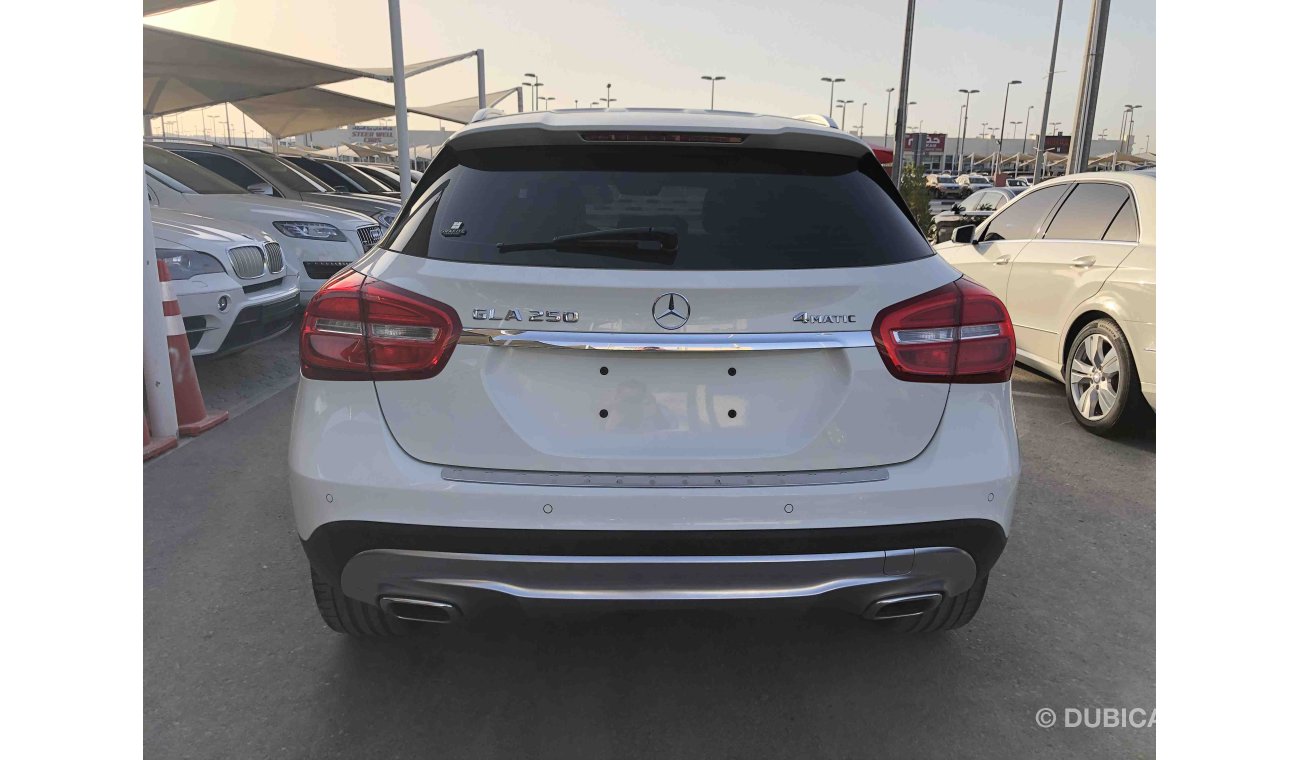 مرسيدس بنز GLA 250 ORIGINAL PAINT 100% FULLY LOADED AND FULL SERVICE HISTORY