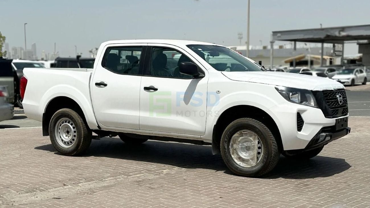 Nissan Navara Nissan Navara 2.5D XE D23 4X4 DC PLUS MT MY-2023