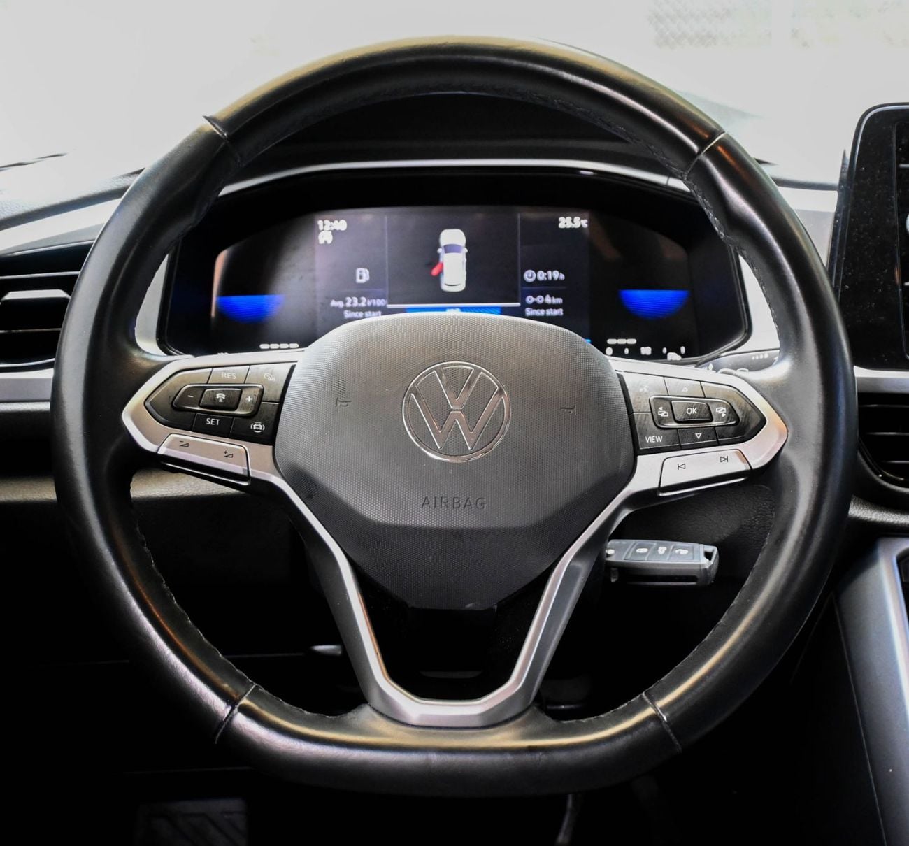 Volkswagen T ROC Life 1.4L VOLKSWAGEN T ROC 2023 1.4L GCC   accident-free Excellent Condition 1019  AED Monthly