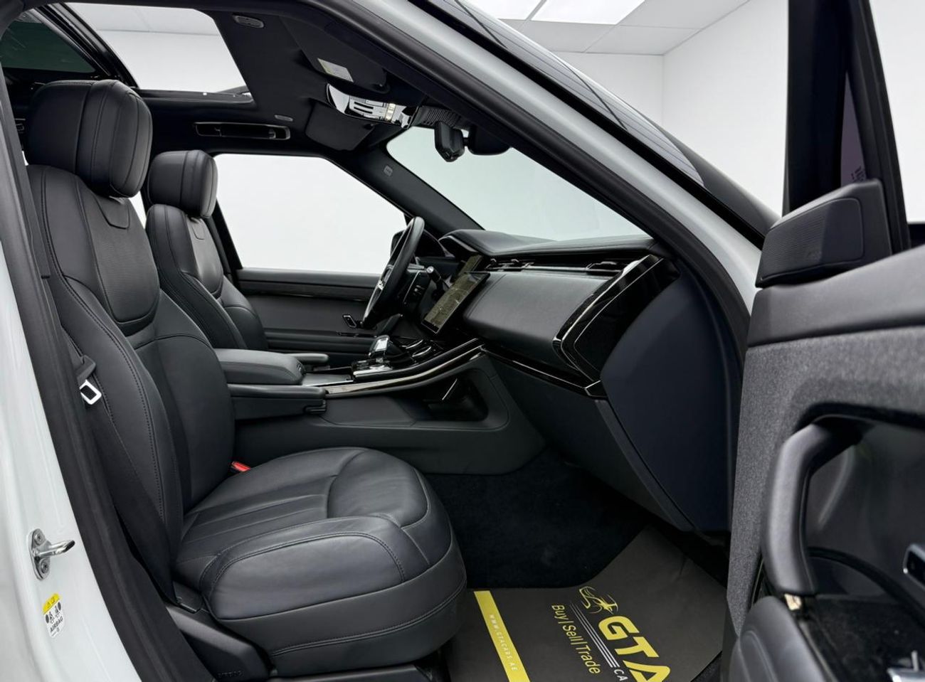 Land Rover Range Rover Sport HSE 2023 Range Rover Sport HSE, 2027 RR Warranty, Full RR Service History, Excellent Condition, GCC