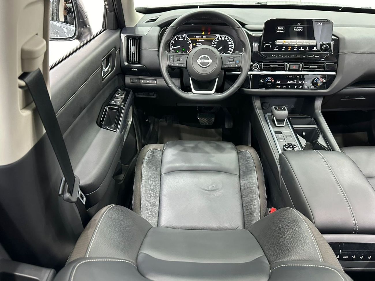 Nissan Pathfinder 2022 Nissan Pathfinder SV(8 Seater), Nov 2027 Nissan Warranty, Full Service History, GCC