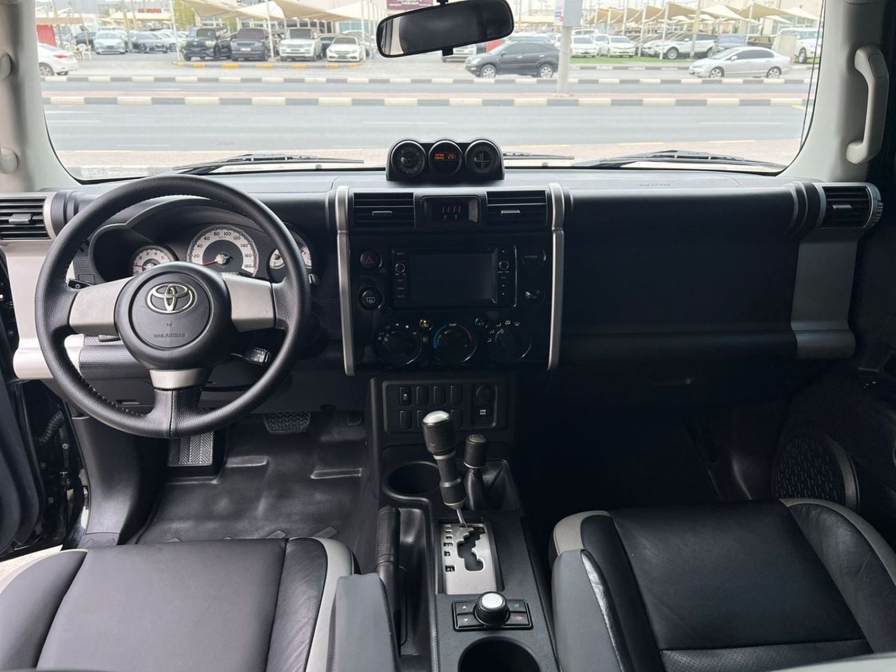 تويوتا إف جي كروزر Std 4.0L (270 HP)