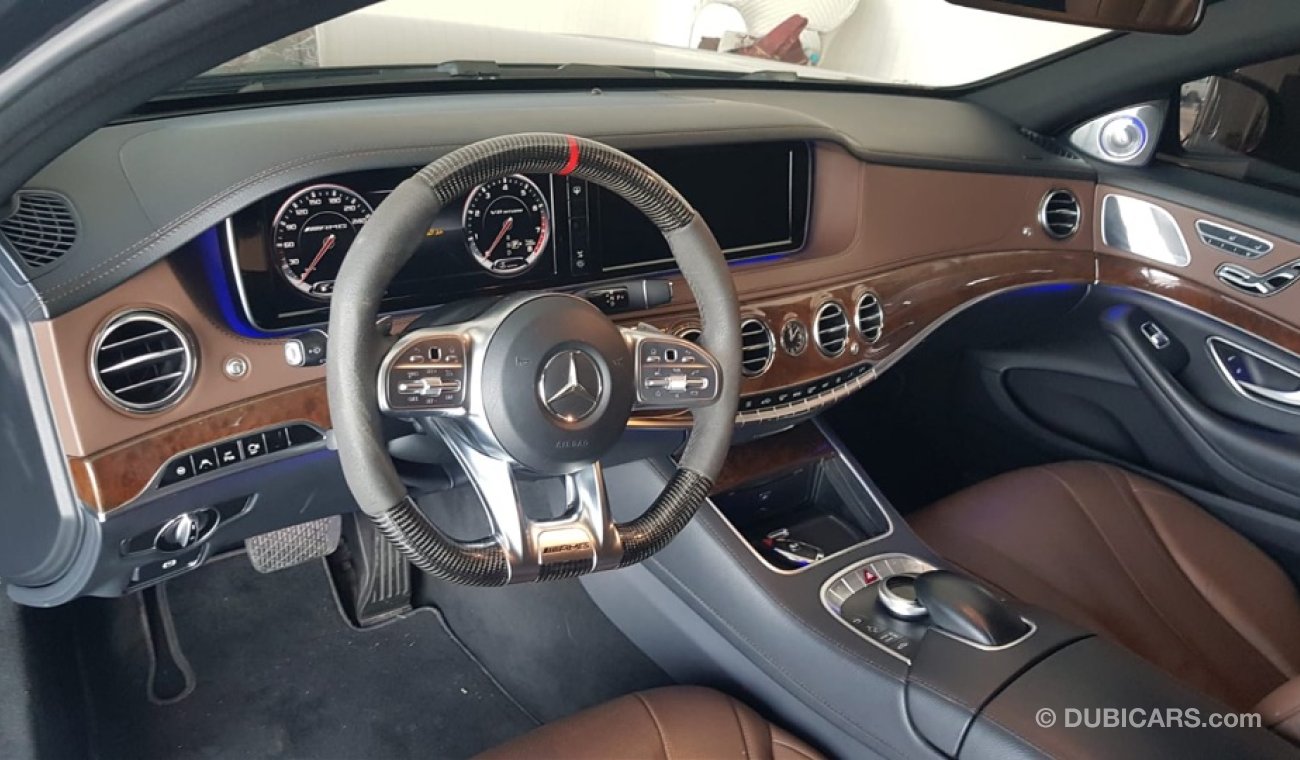 مرسيدس بنز S 550