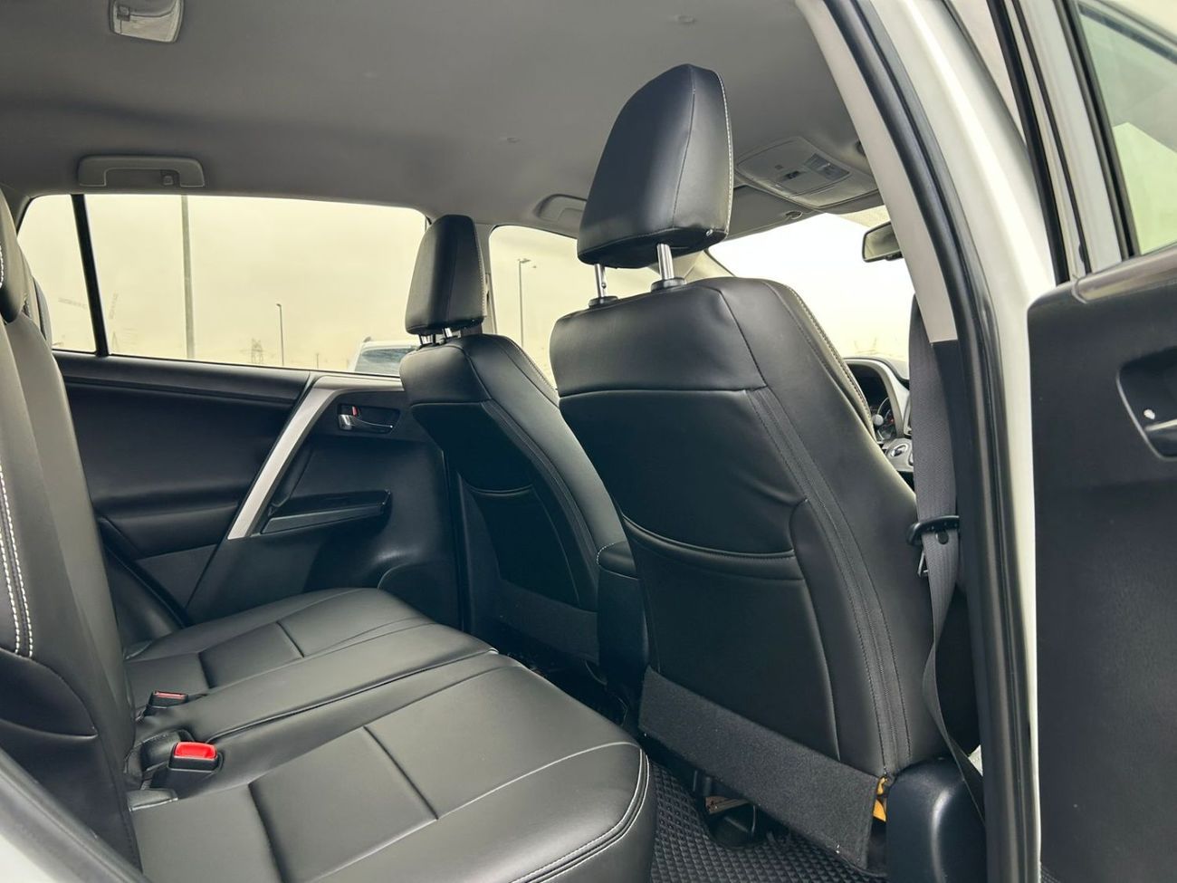 Toyota RAV4 2018 Toyota Rav4 V4 Full Option Push Start - Electrical Seats - Leather Seats - Rear View Cam -  670