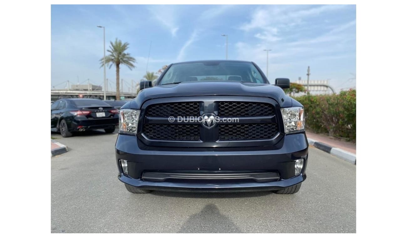 RAM 1500 Laramie Crew Cab AMERICAN SPEC NEAT AND CLEAN