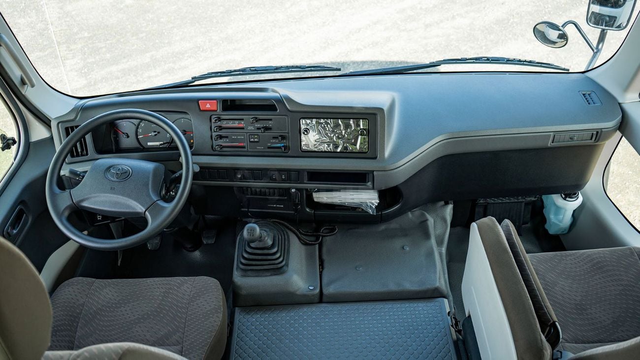 Toyota Coaster 4.2L 30 SEATER