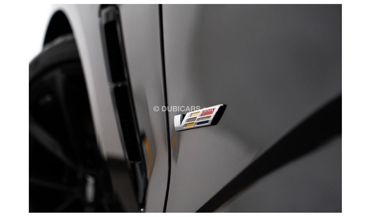 كاديلاك CT4 CT4-V 2022 Cadillac CT4 V-Spec Blacking / Carbon Fibre Pack / 5 Year Warranty & Service Pack
