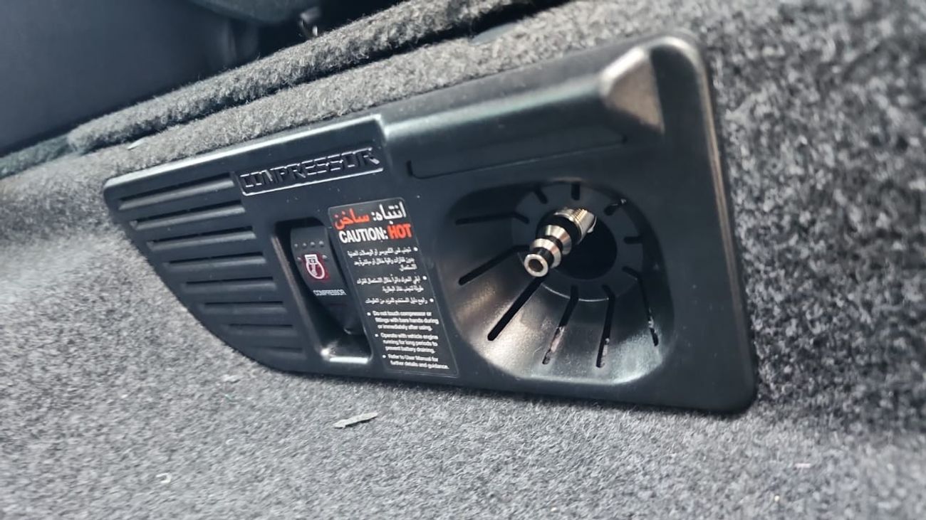 Toyota Hilux Adventure 4.0L Toyota Hilux Adventure SR5 4.0L V6, Petrol, 4WD, Pickup