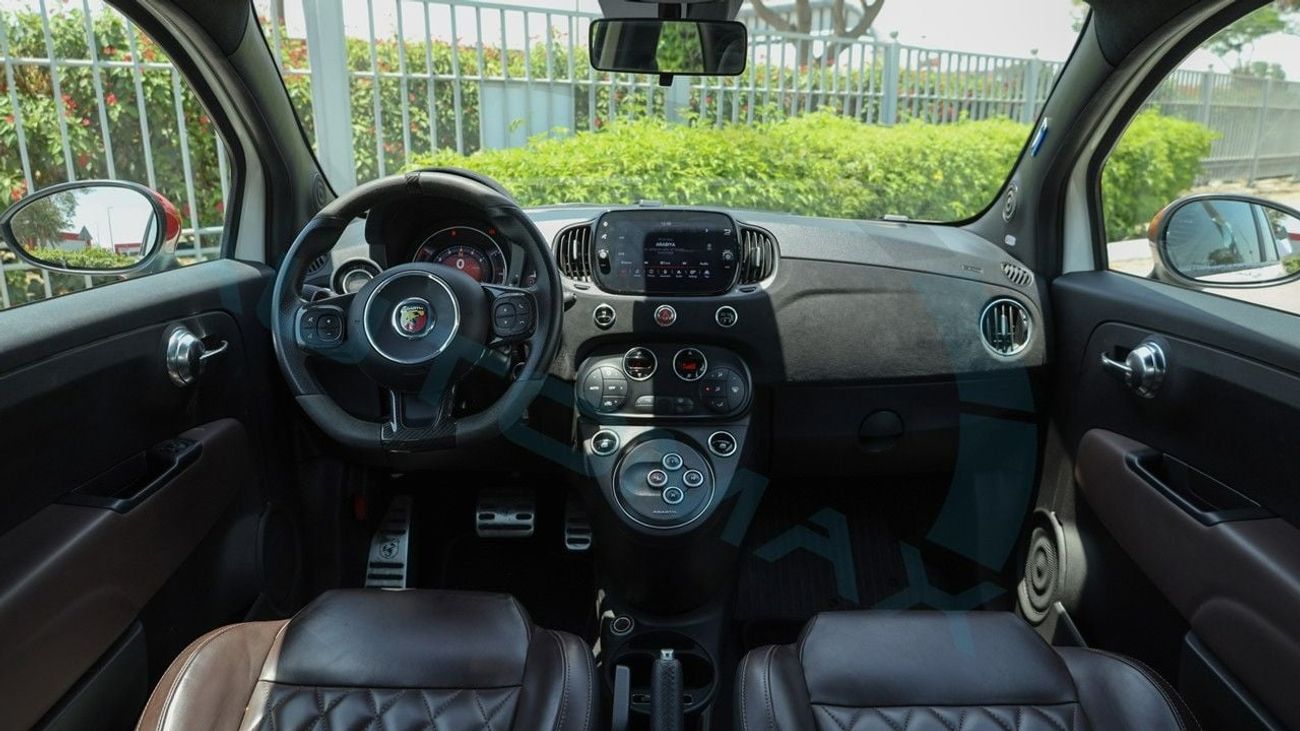 أبارث 695 Turismo 1.4T GCC 41500Km With 2 Years Or 120,000 Km Warranty @Official Dealer