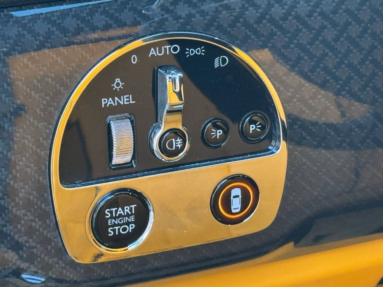 رولز رويس كولينان BLACK BADGE GCC SPEC NEAT AND CLEAN