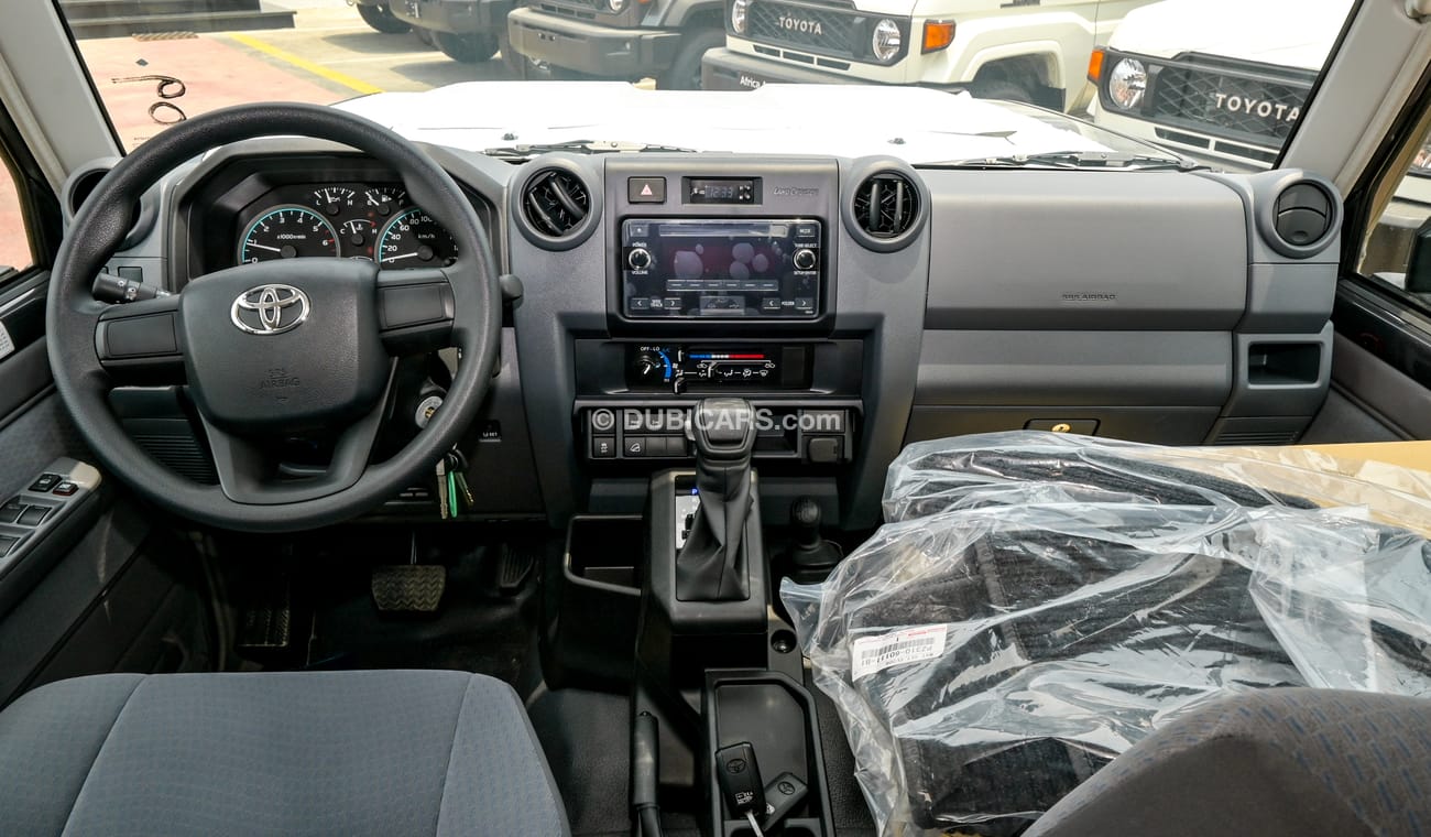 Toyota Land Cruiser Pick Up Pick UpLC 79 DC 4.0L YM 2024