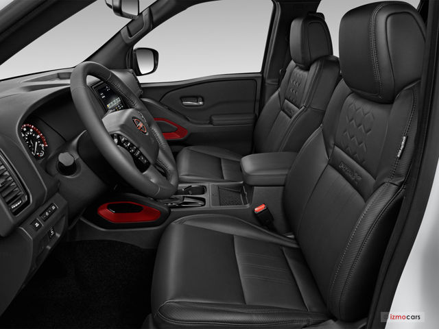 Nissan Frontier interior - Seats