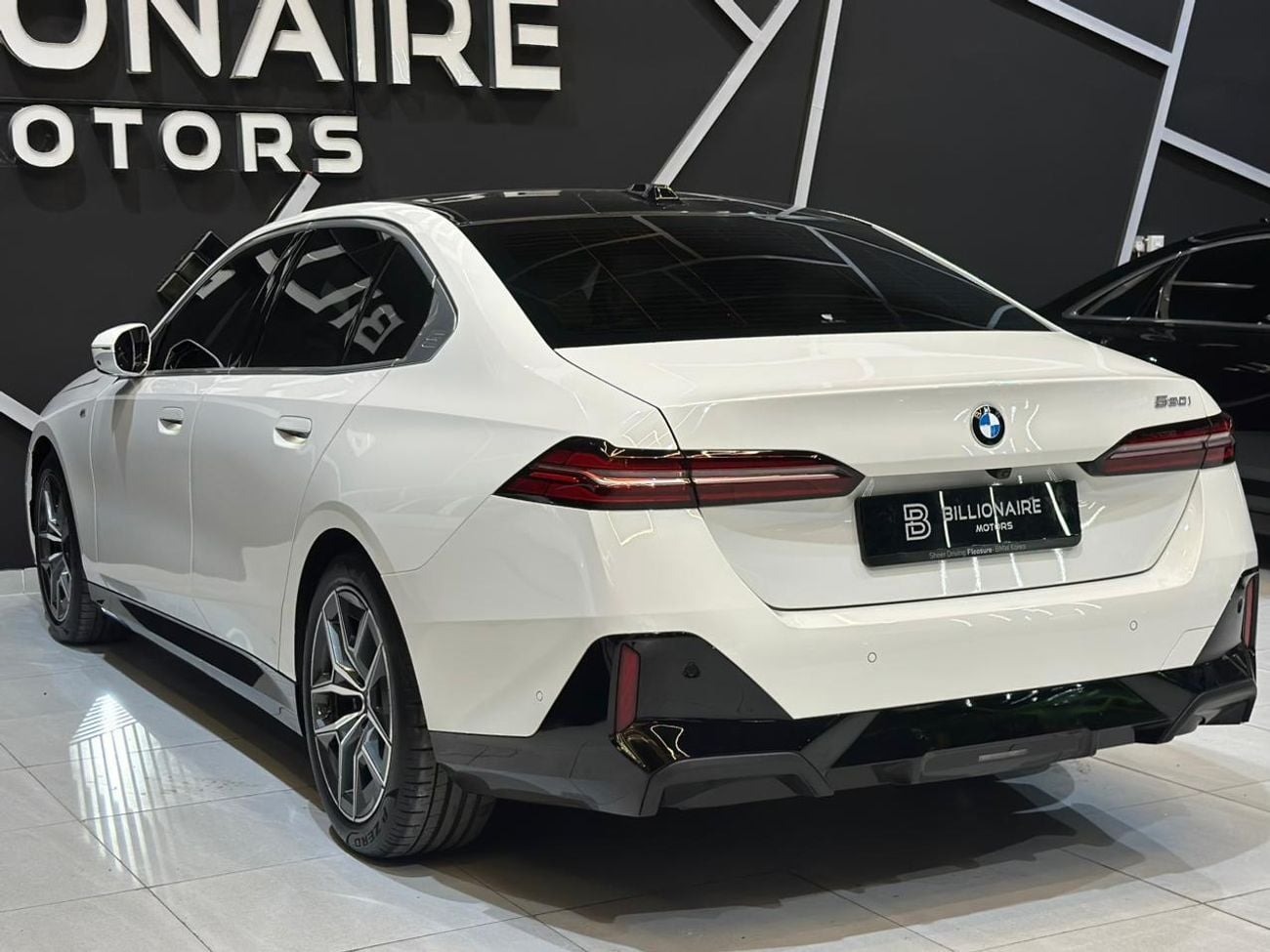 BMW 520i Executive 1.6L BMW 520i M-Kit | 2024 | KOREAN SPACE | FULL OPTIONS