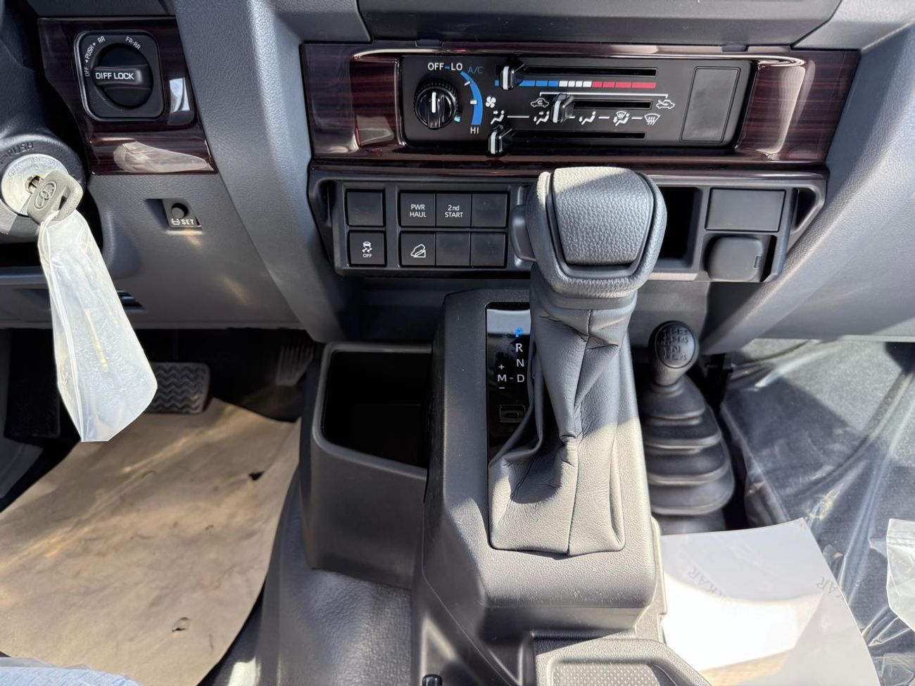 Toyota Land Cruiser Pick Up Toyota LC Pickup 4.0L 2025 AT DC Gray Petrol GCC