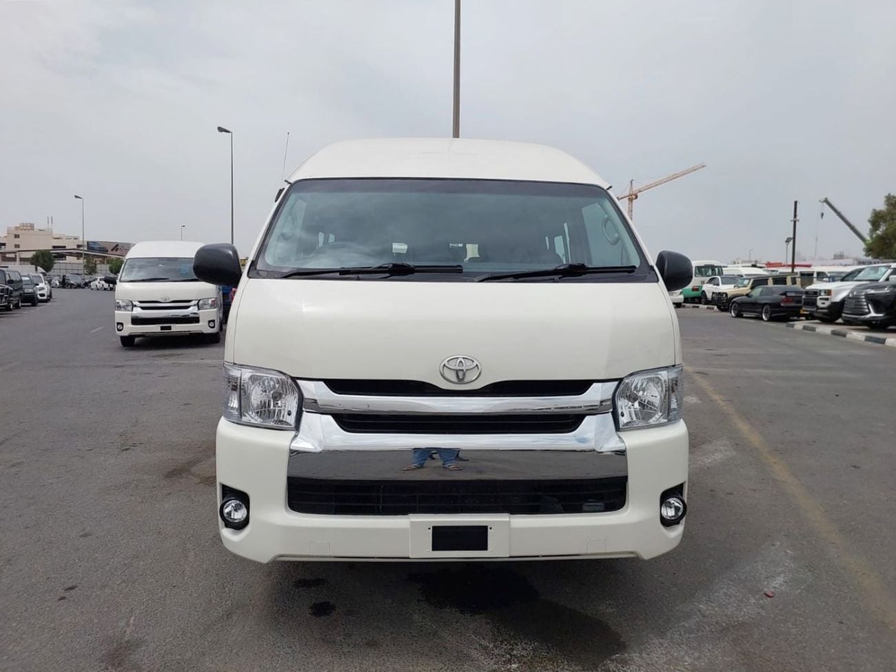 Toyota Hiace TOYOTA HIACE COMMUTER VAN RHD 2015 MODEL 3.0 L DIESEL AUTOMATIC(PM15106)
