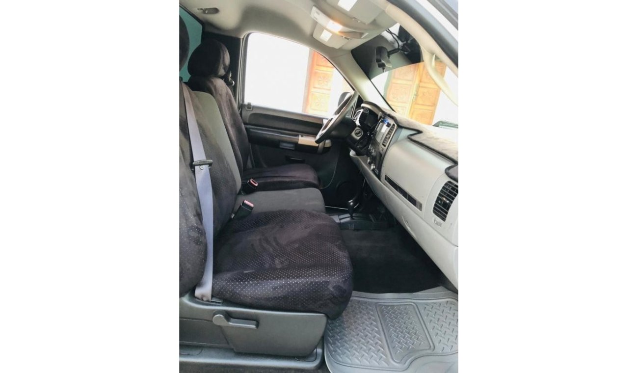 Chevrolet Silverado Coverlet  sILVERADO | US | V8 | IN VERY GOOD CONDITION