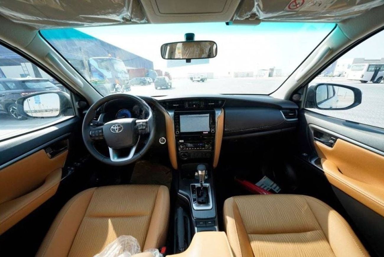 تويوتا فورتونر Toyota Fortuner 4.0L Petrol 2024